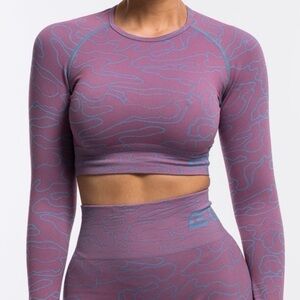 Arise Camo by Echt Long Sleeve Workout Crop Top